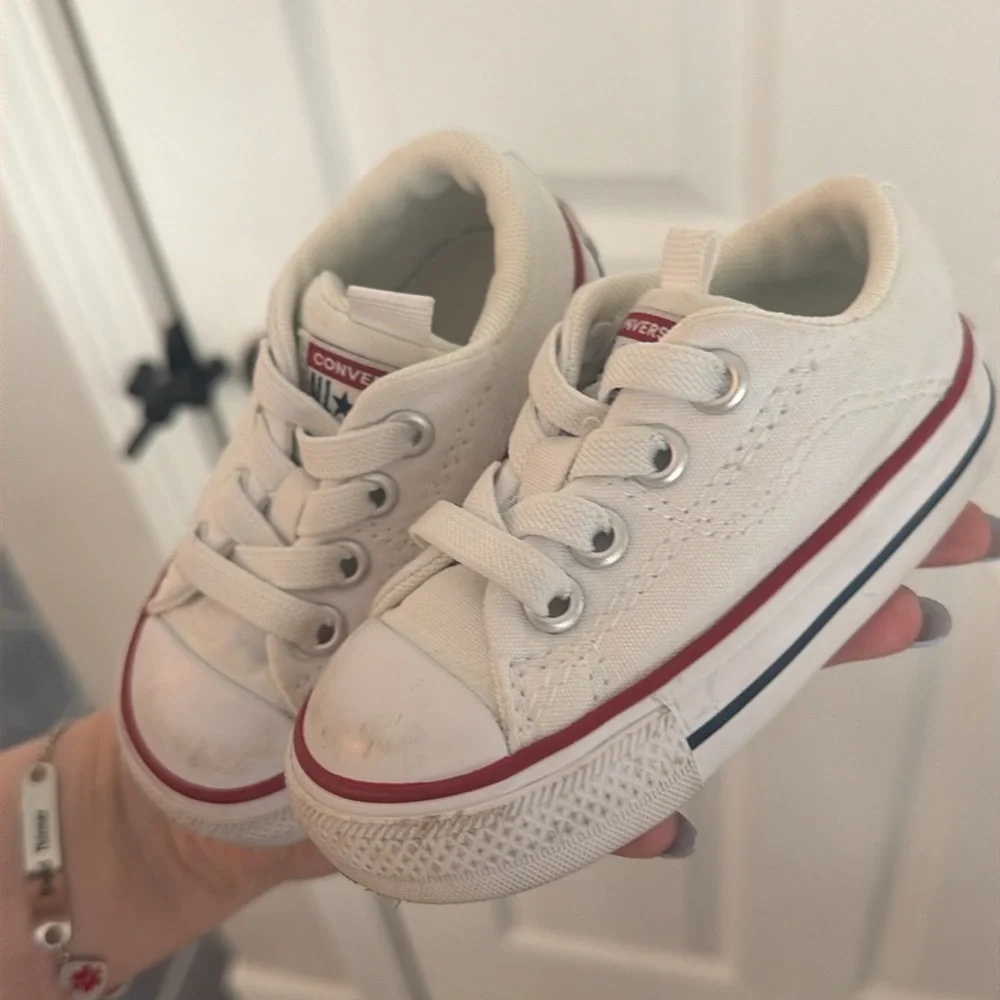 Converse - Picture 3 of 6